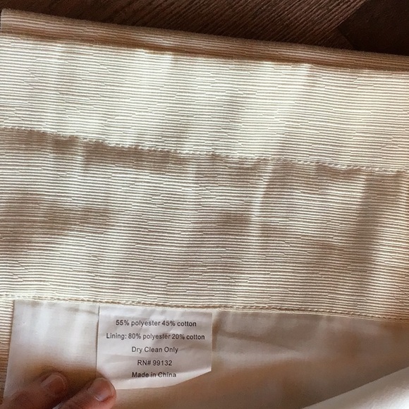 Curtains lined - Picture 2 of 3